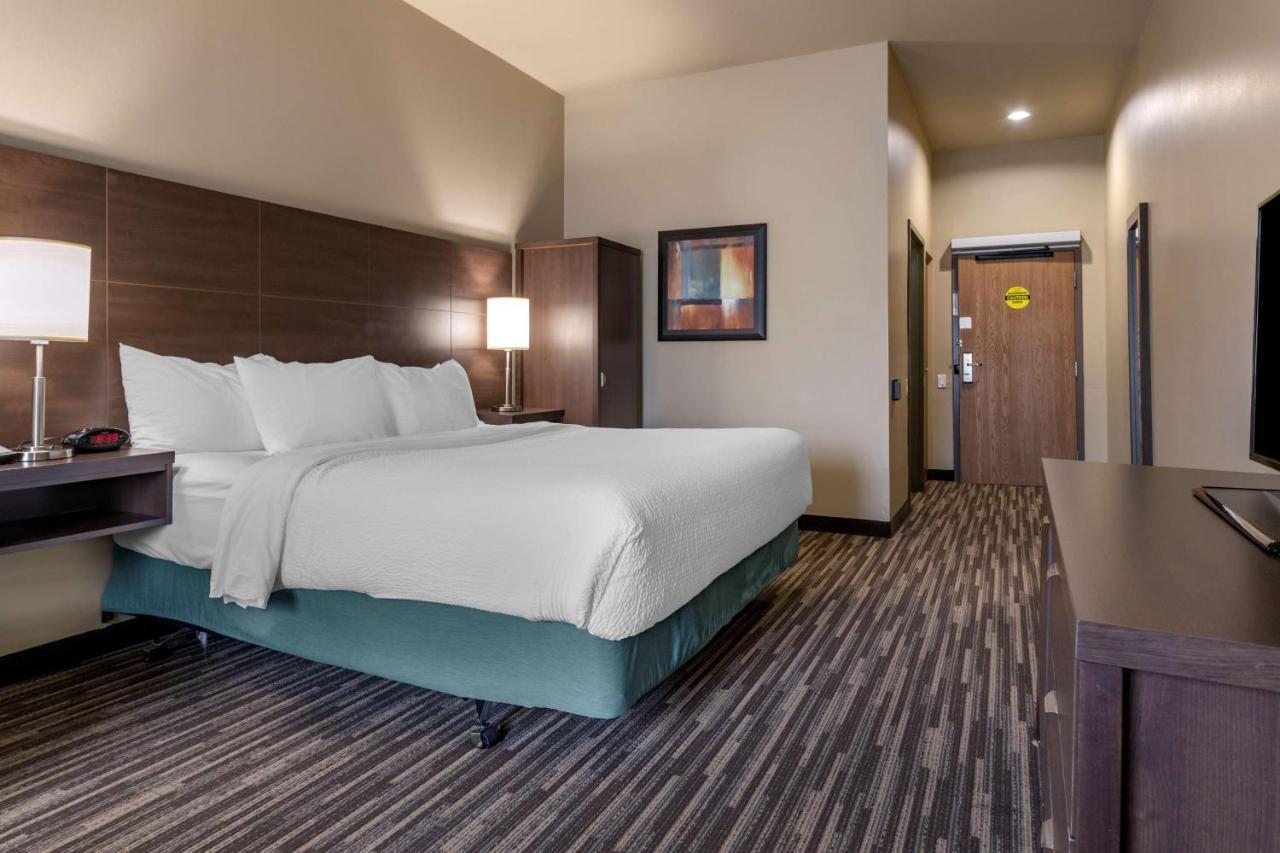 Best Western Plus Dartmouth Hotel & Suites Extérieur photo