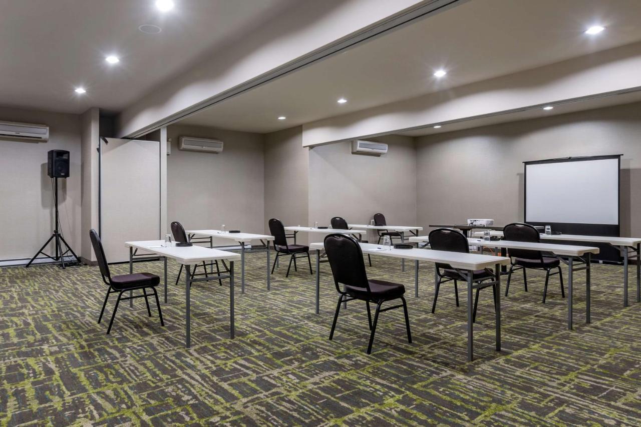 Best Western Plus Dartmouth Hotel & Suites Extérieur photo